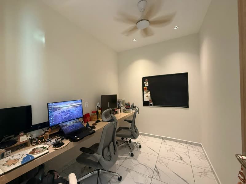 Kondominium untuk Dijual di QuayWest Residence - Rain Yu - Study - PropertyGuru.com.my