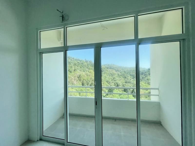 Kondominium untuk Dijual di Starhill Luxury Residence - Rain Yu - Balcony - PropertyGuru.com.my
