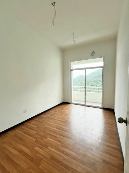 Kondominium untuk Dijual di Starhill Luxury Residence - Rain Yu - Bedroom 2 - PropertyGuru.com.my