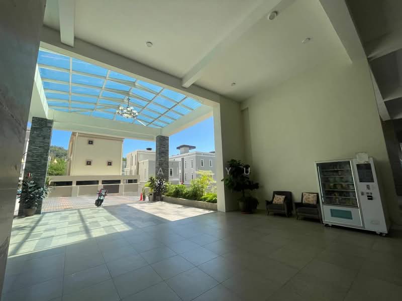 Kondominium untuk Dijual di Starhill Luxury Residence - Rain Yu - Entrance - PropertyGuru.com.my