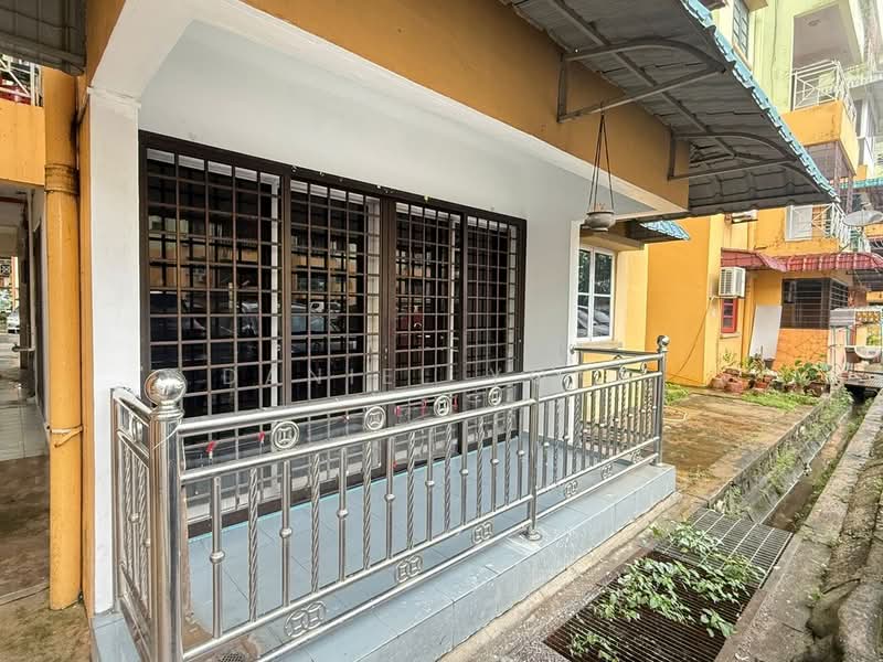 Pangsapuri untuk Dijual di Lily & Jasmine Apartment - Daniel Yong - Exterior - PropertyGuru.com.my