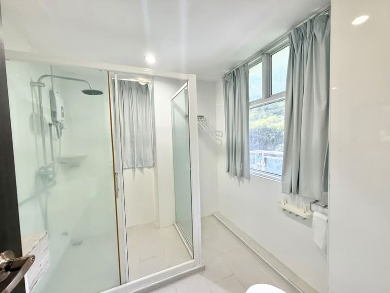 Condominium for Sale at The Uban Residence - Rain Yu - Master Bathroom - PropertyGuru.com.my