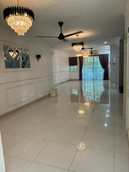 Rumah Bandar untuk Dijual di Shah Alam (Selangor) - Emily Kho - Living Room - PropertyGuru.com.my