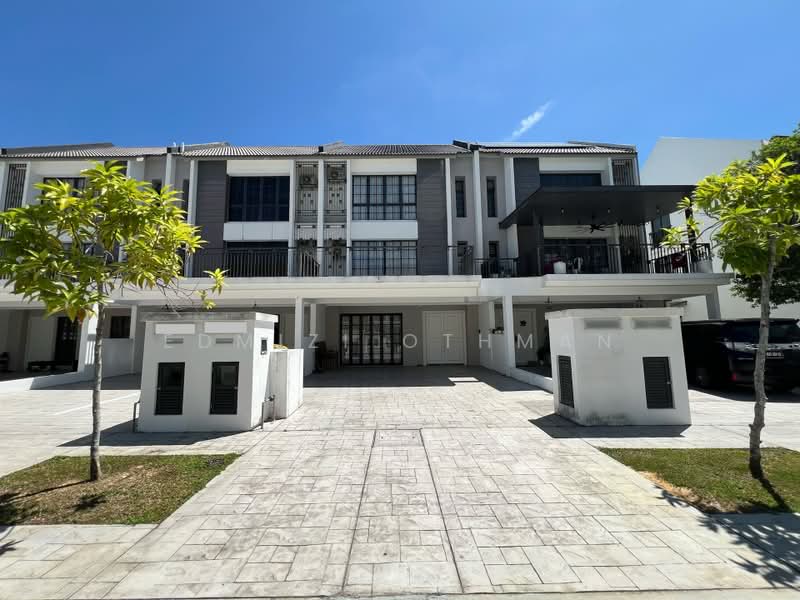 3-storey Terraced House for Rent in Sepang (Selangor) - Edmizi Othman - Exterior - PropertyGuru.com.my