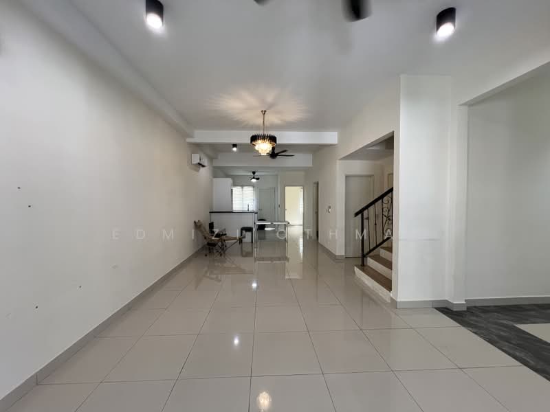 3-storey Terraced House for Rent in Sepang (Selangor) - Edmizi Othman - Living Room - PropertyGuru.com.my