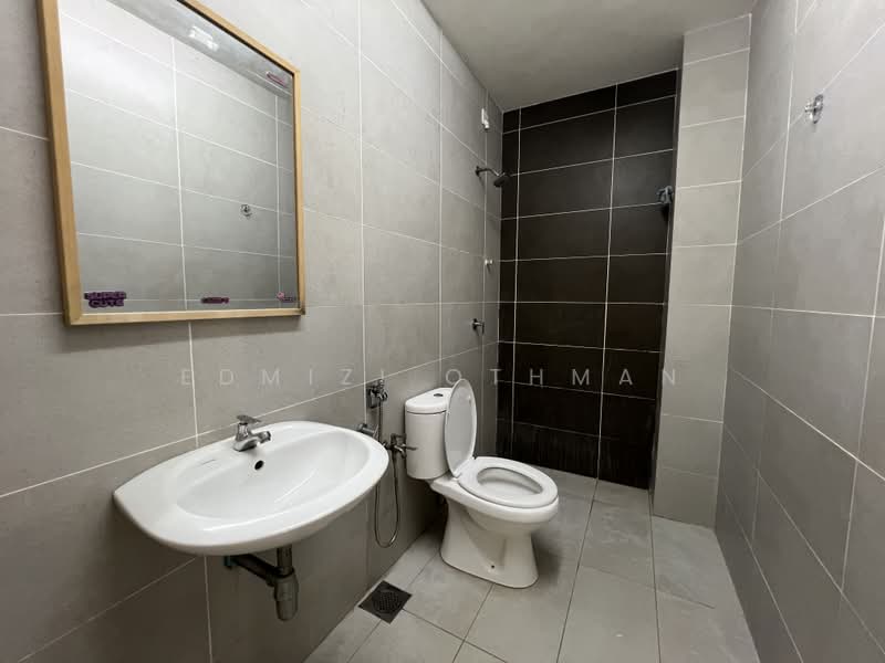 3-storey Terraced House for Rent in Sepang (Selangor) - Edmizi Othman - Bathroom - PropertyGuru.com.my