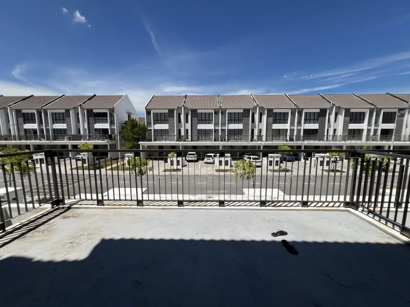 3-storey Terraced House for Rent in Sepang (Selangor) - Edmizi Othman - Exterior - PropertyGuru.com.my