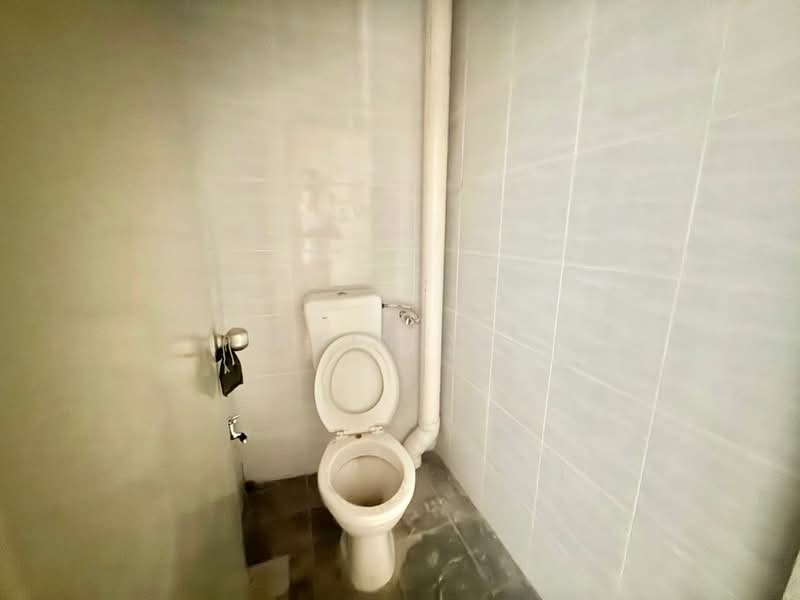 Kedai / Pejabat untuk Disewa di Bayan Lepas (Penang) - Rain Yu - Bathroom - PropertyGuru.com.my
