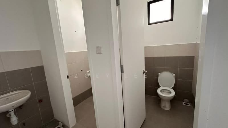 Kilang untuk Disewa di Taman Industri Jaya (Skudai) - Zoey Lee - Bathroom - PropertyGuru.com.my