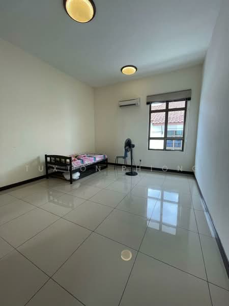 Semi-Detached House for Rent in Skudai (Johor) - Tuxton Phiong - Bedroom - PropertyGuru.com.my
