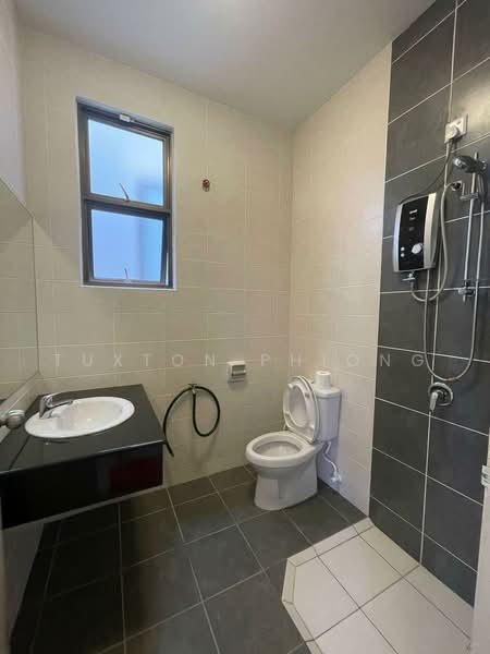 Semi-Detached House for Rent in Skudai (Johor) - Tuxton Phiong - Bathroom - PropertyGuru.com.my