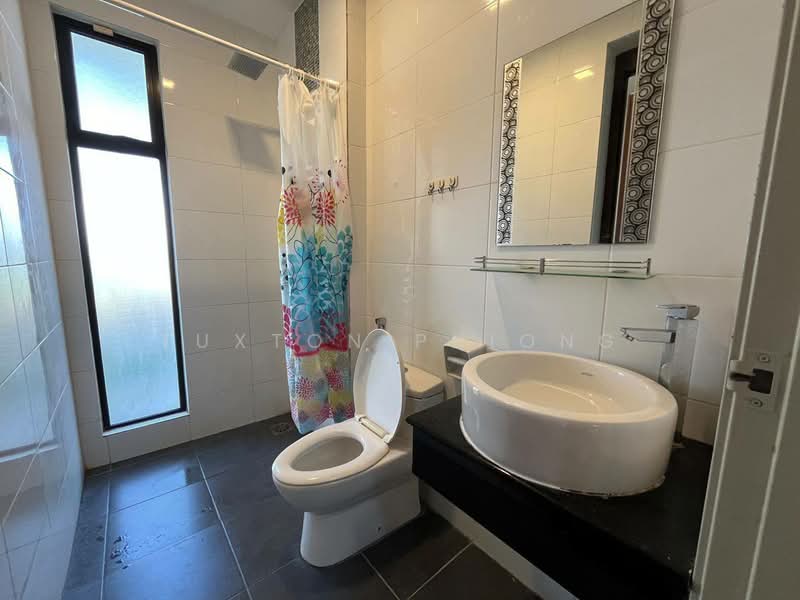 2-storey Terraced House for Rent in East Ledang (Iskandar Puteri (Nusajaya)) - Tuxton Phiong - Bathroom - PropertyGuru.com.my