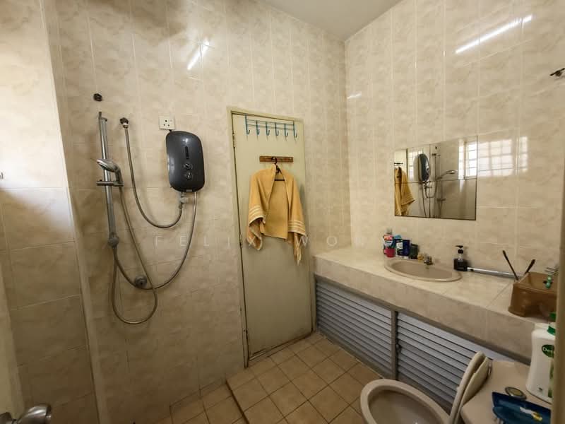 2-storey Terraced House for Sale in TAMAN PUCHONG UTAMA (Puchong) - Felix Wong - Bathroom - PropertyGuru.com.my