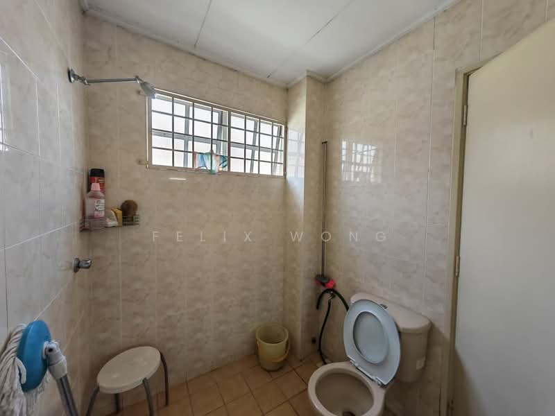 2-storey Terraced House for Sale in TAMAN PUCHONG UTAMA (Puchong) - Felix Wong - Bathroom - PropertyGuru.com.my