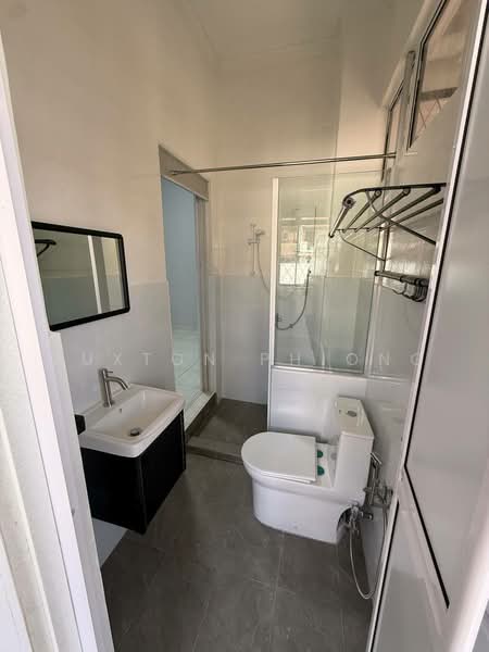 2-storey Terraced House for Rent in Taman Perling (Perling) - Tuxton Phiong - Bathroom - PropertyGuru.com.my