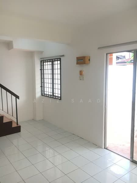 Rumah Teres 2-Tingkat untuk Dijual di Taman Impian Indah (Sungai Buloh) - Aziz Saad - Interior - PropertyGuru.com.my