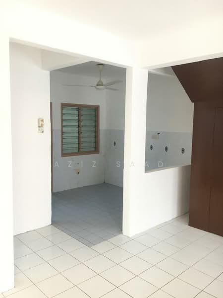 Rumah Teres 2-Tingkat untuk Dijual di Taman Impian Indah (Sungai Buloh) - Aziz Saad - Interior - PropertyGuru.com.my