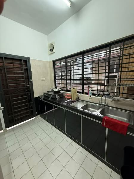 Rumah Teres 2 Tingkat untuk Disewa di Johor Bahru (Johor) - Gary Tu - Kitchen - PropertyGuru.com.my