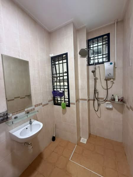 Rumah Teres 2 Tingkat untuk Disewa di Johor Bahru (Johor) - Gary Tu - Bathroom - PropertyGuru.com.my