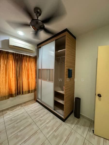 Pangsapuri untuk Dijual di Kenanga Apartments - Felix Wong - Bedroom - PropertyGuru.com.my