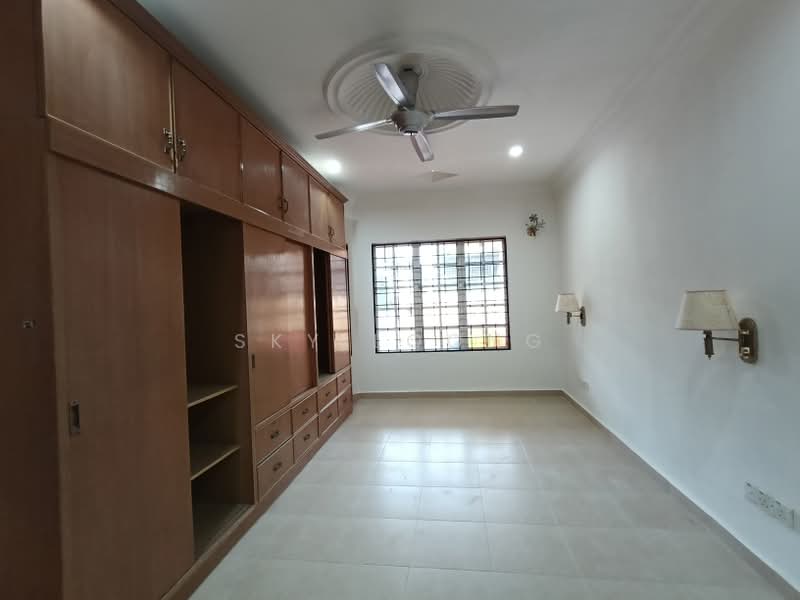 1-storey Terraced House for Sale in Kelana Jaya (Petaling Jaya) - Sky Loong - Bedroom - PropertyGuru.com.my