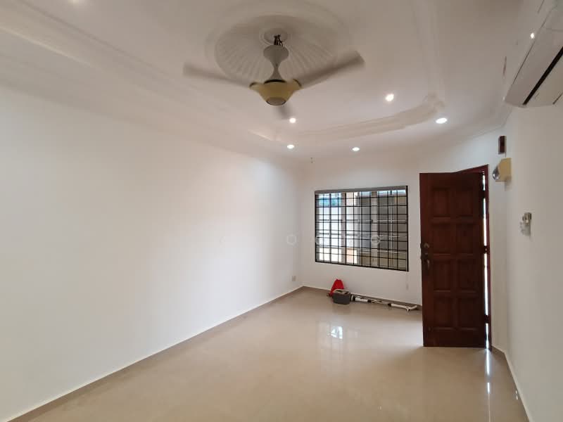 1-storey Terraced House for Sale in Kelana Jaya (Petaling Jaya) - Sky Loong - Living Room - PropertyGuru.com.my