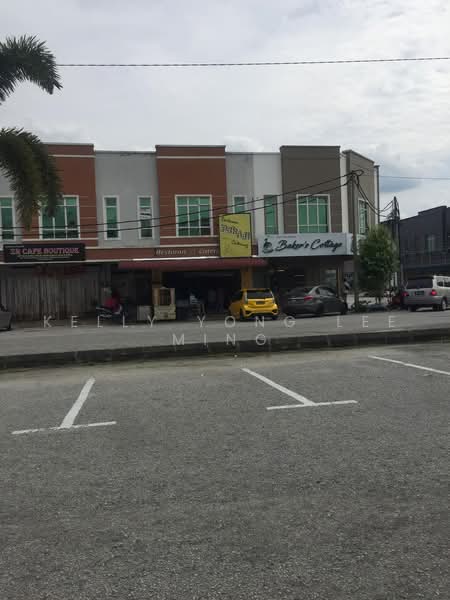 Shop for Sale in Seksyen 4 Bandar Utama Batang Kali (Batang Kali) - Kelly Yong Lee Ming - Exterior - PropertyGuru.com.my
