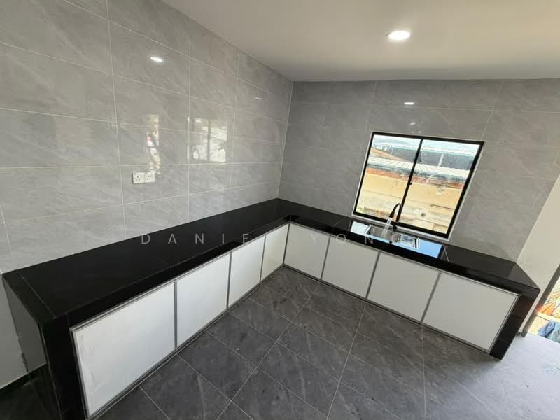 Rumah Teres 1 Tingkat untuk Dijual di Kulai (Johor) - Daniel Yong - Kitchen - PropertyGuru.com.my