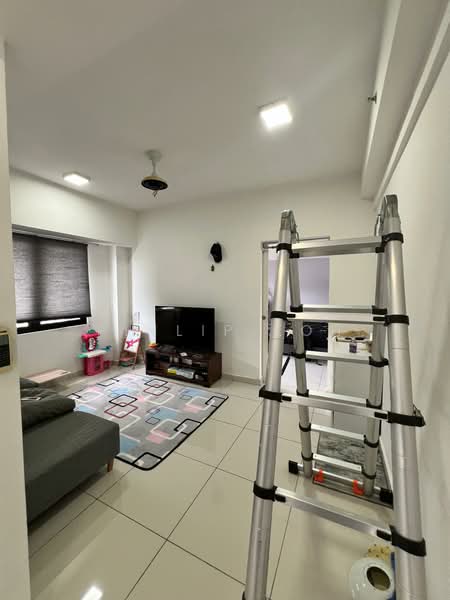 Servis Apartment untuk Dijual di Avenue D'Vogue - Philip Koh - Living Room - PropertyGuru.com.my