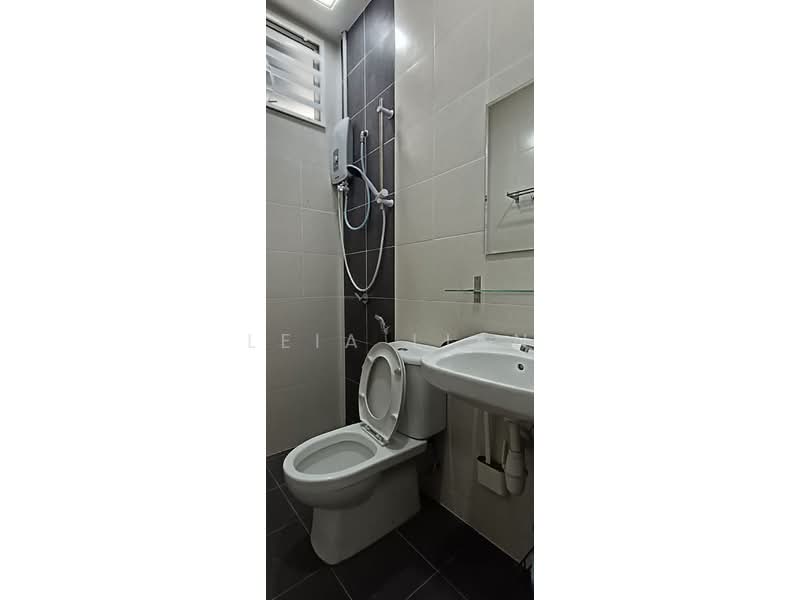 Townhouse for Sale in Bandar Saujana Putra (Tanjong Duabelas) - Leia Lian - Bathroom - PropertyGuru.com.my