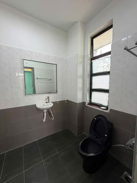 Rumah Teres 2-Tingkat untuk Dijual di Bandar Seri Alam (Masai) - Daniel Yong - Bathroom - PropertyGuru.com.my