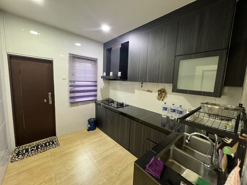 Terraced House for Rent in Taman Mutiara Rini (Skudai) - Clarence Low - Kitchen - PropertyGuru.com.my
