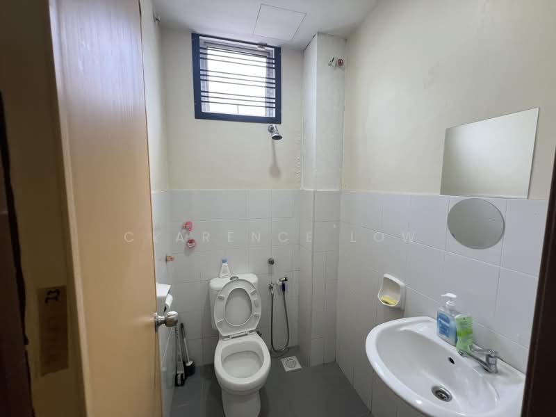 Terraced House for Rent in Taman Mutiara Rini (Skudai) - Clarence Low - Bathroom - PropertyGuru.com.my