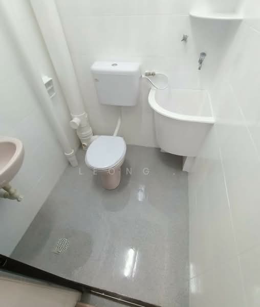 Condominium for Sale at Bukit Saujana - Leong . - Bathroom - PropertyGuru.com.my