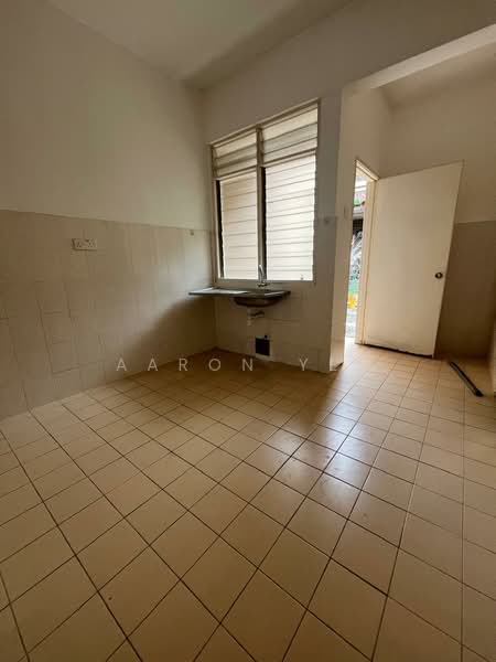 Rumah Teres 2 Tingkat untuk Disewa di Bandar Mahkota Cheras (Cheras) - Aaron Yee - Kitchen - PropertyGuru.com.my