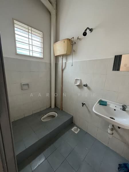 Rumah Teres 2 Tingkat untuk Disewa di Bandar Mahkota Cheras (Cheras) - Aaron Yee - Bathroom - PropertyGuru.com.my