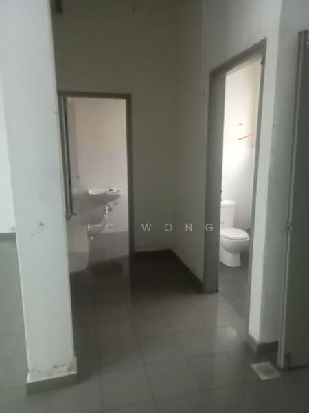 Shop for Rent in Taman Ehsan (Kepong) - FC Wong - Bathroom - PropertyGuru.com.my