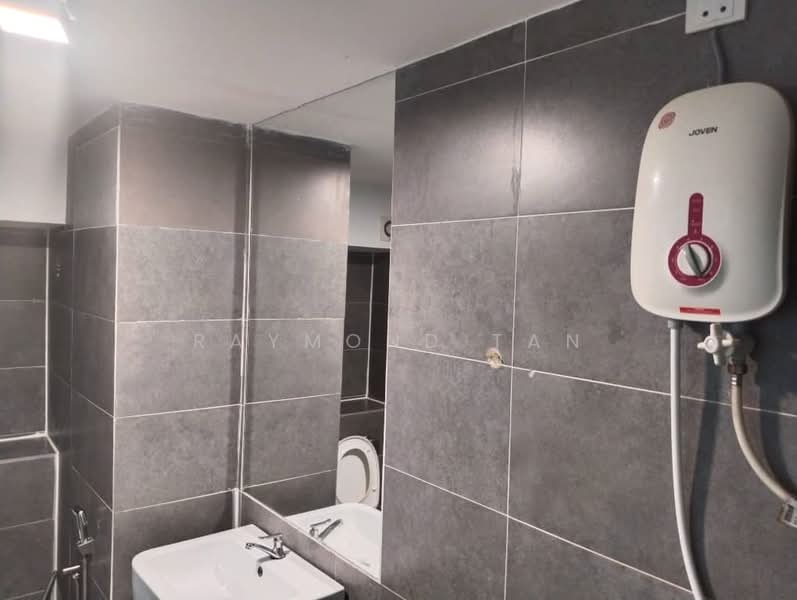 Servis Apartment untuk Dijual di Empire Damansara - Raymond Tan - Bathroom - PropertyGuru.com.my