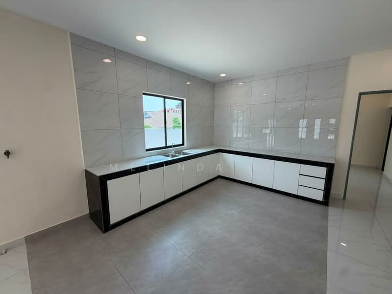 Bungalow for Sale in Larkin (Johor Bahru) - Melinda Ee - Kitchen - PropertyGuru.com.my