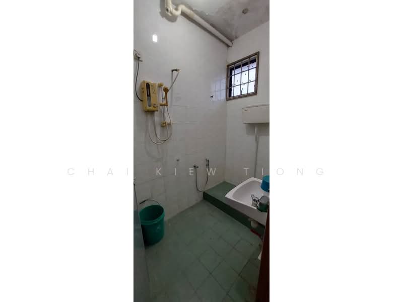 Rumah Teres 2-Tingkat untuk Disewa di Air Putih (Kuantan) - Chai Kiew Tiong - Bathroom - PropertyGuru.com.my
