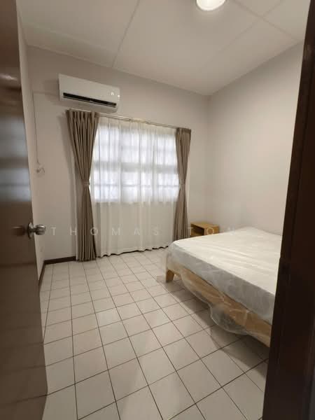 1-storey Terraced House for Rent in Tabuan Heights (Kuching) - Thomas Tong - Bedroom - PropertyGuru.com.my