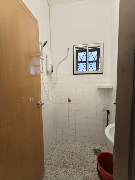1-storey Terraced House for Rent in Tabuan Heights (Kuching) - Thomas Tong - Bathroom - PropertyGuru.com.my