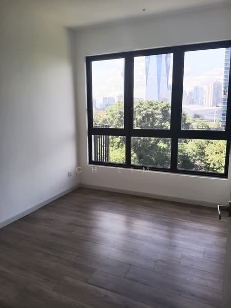 Pangsapuri untuk Dijual di Residensi Sunway Belfield - CH LIM - bedroom with view - PropertyGuru.com.my