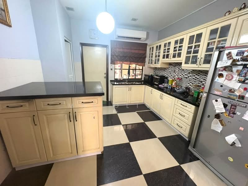 3-storey Terraced House for Sale in Mutiara Bukit Jalil (Bukit Jalil) - Mak Oliver - Kitchen - PropertyGuru.com.my