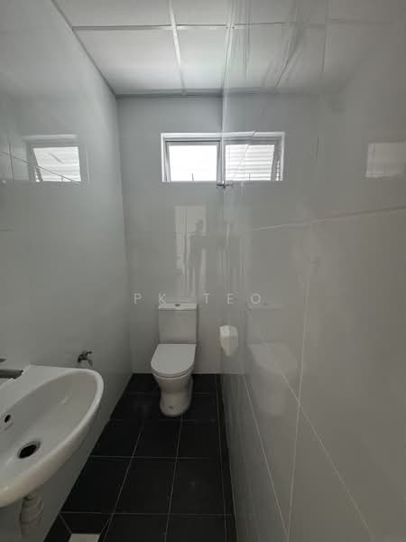 Kilang Berkembar untuk Disewa di Kawasan Perindustrian SILC (Iskandar Puteri (Nusajaya)) - PK Teo - Bathroom - PropertyGuru.com.my