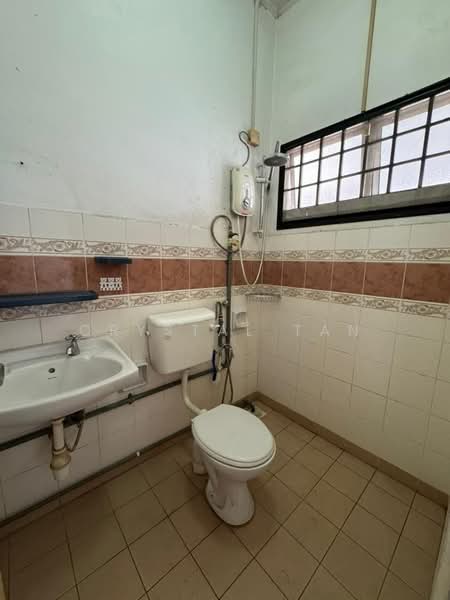 1-storey Terraced House for Sale in Bukit Indah (Iskandar Puteri (Nusajaya)) - Crystal Tan - Bathroom - PropertyGuru.com.my