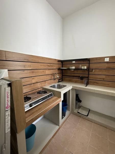Kediaman Servis untuk Disewa di D'Summit Residences - Jordan . - PropertyGuru.com.my