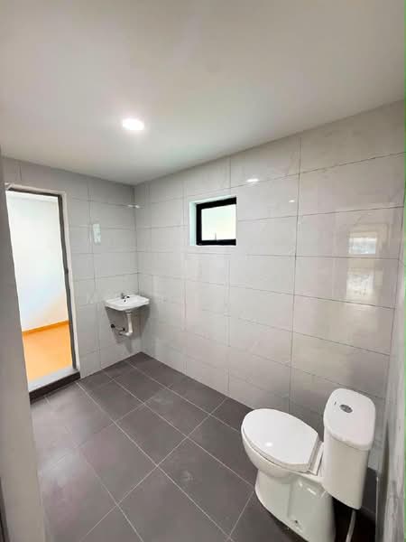 Semi-Detached House for Sale in Taman Air Biru (Pasir Gudang) - Melinda Ee - Bathroom - PropertyGuru.com.my