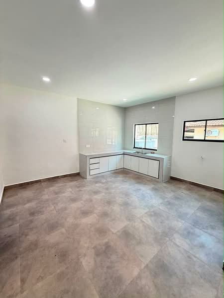Semi-Detached House for Sale in Taman Air Biru (Pasir Gudang) - Melinda Ee - Kitchen - PropertyGuru.com.my