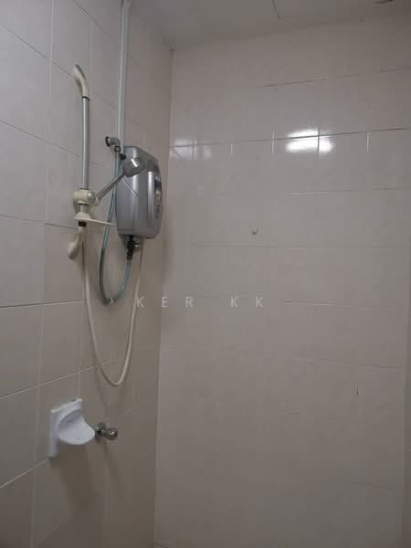 Service Residence for Rent at Serviced Residence @ Casa Tiara - Ker KK - Bathroom - PropertyGuru.com.my